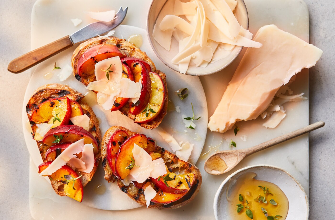 1400x919_Charred-nectarine-&-goats-cheese-bruschetta