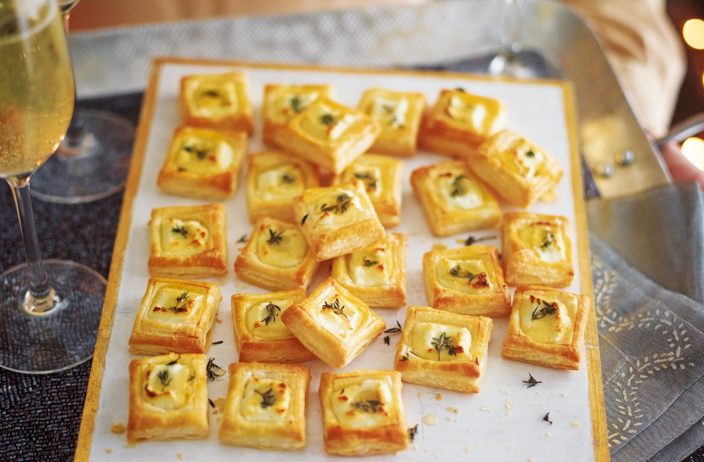 Goat's cheese, honey and thyme bites