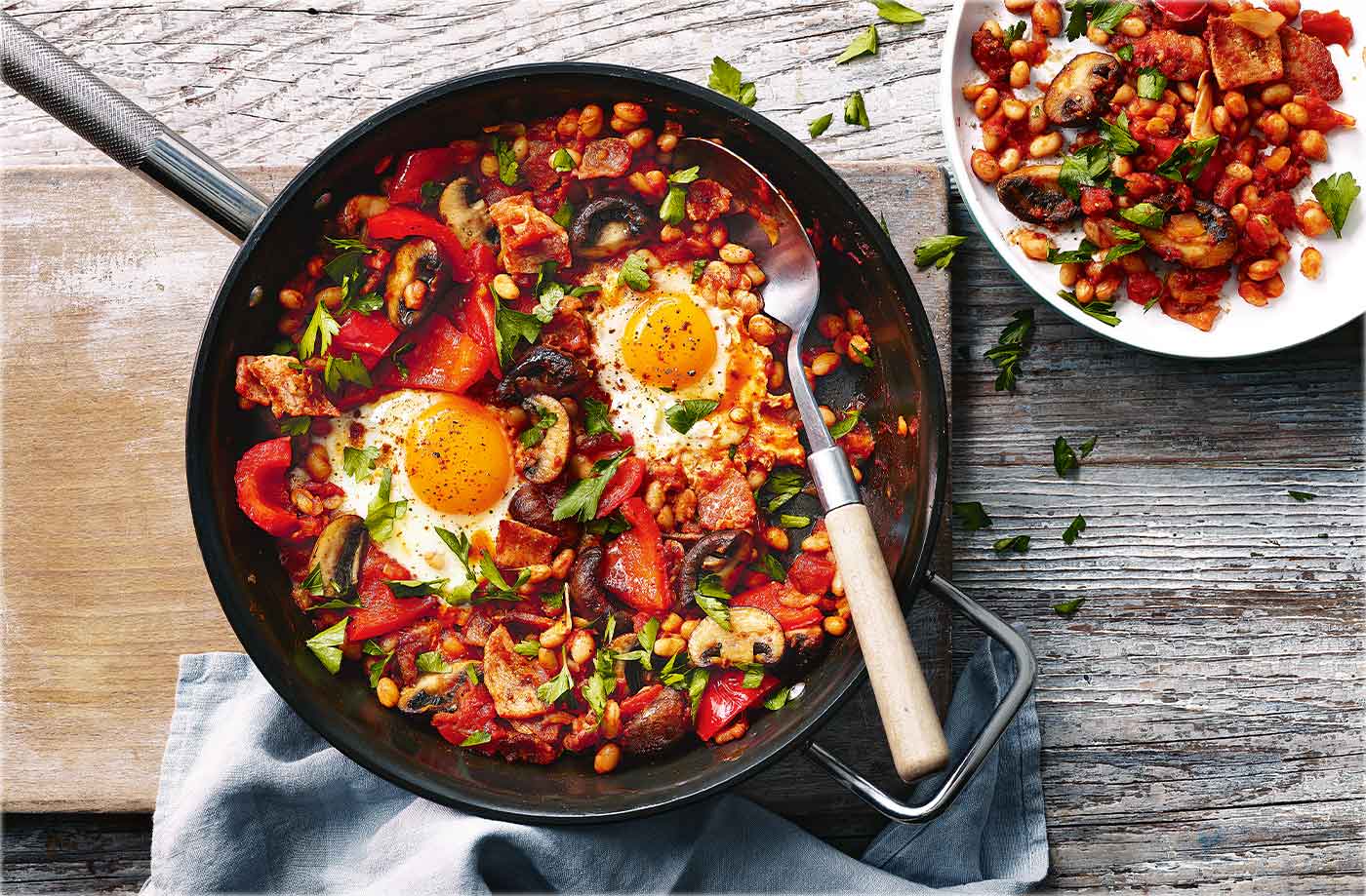 English breakfast shakshuka