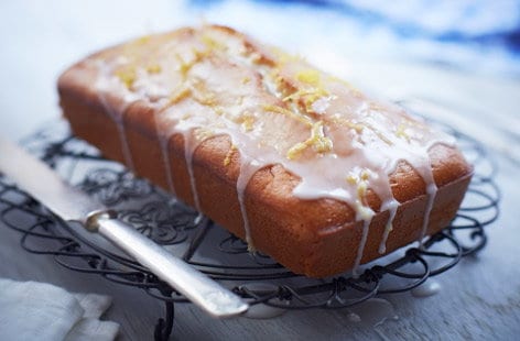 Egg-free lemon sponge cake