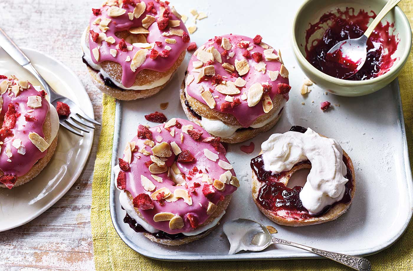 Bakewell doughnuts