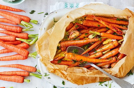 Image of "Baked herby carrots"