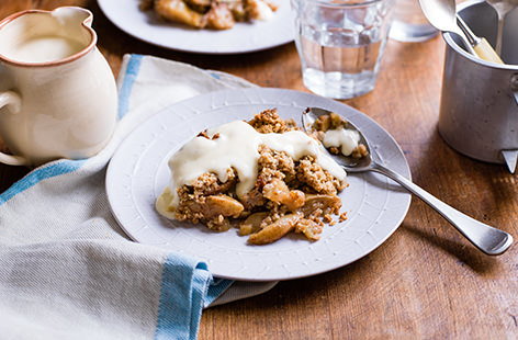 Image of "Slow-cooker apple crumble"