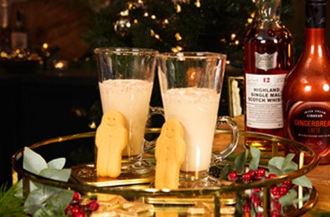 Image of "Gingerbread (s)nog under the mistletoe"