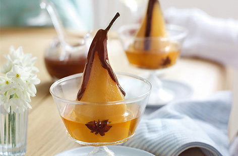 Image of "Poached golden pears with chocolate sauce"