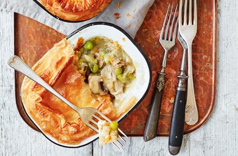 Image of "Chicken, tarragon and mushroom pies"