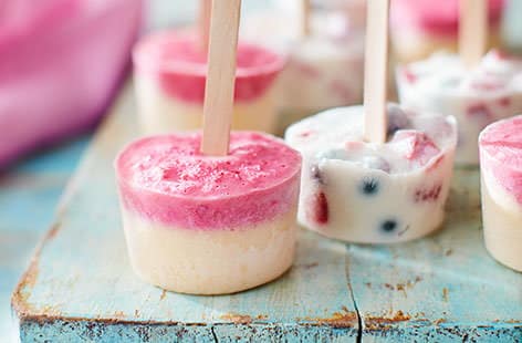 Image of "Peach melba yogurt lollies"