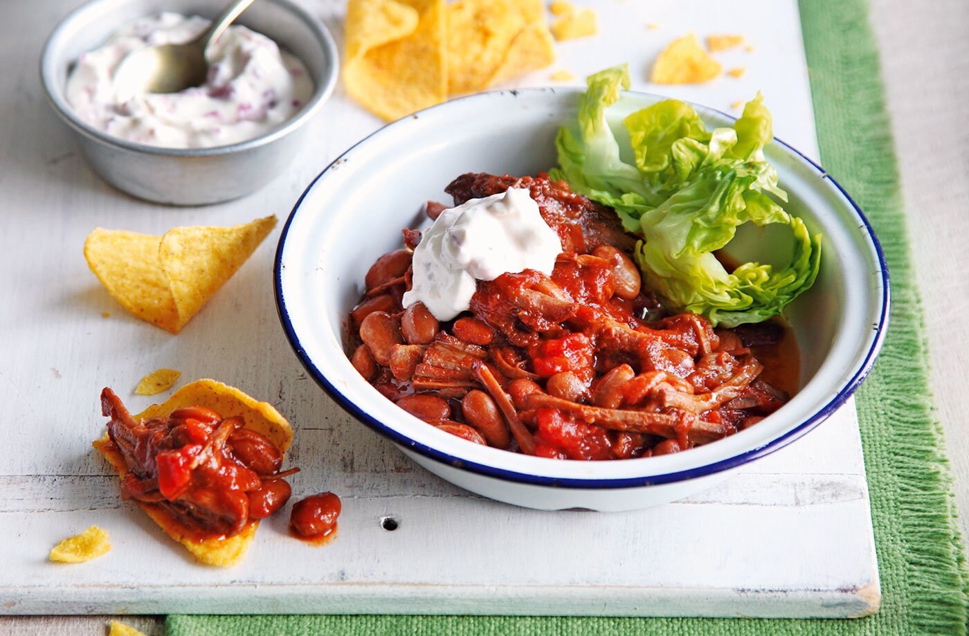 Pulled barbecue beef with pinto beans
