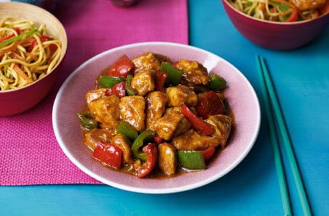Image of "Ken Hom's curried chicken with peppers"