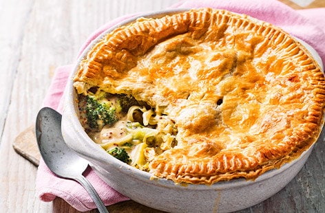 Image of "Cheat's chicken and broccoli pot pie"