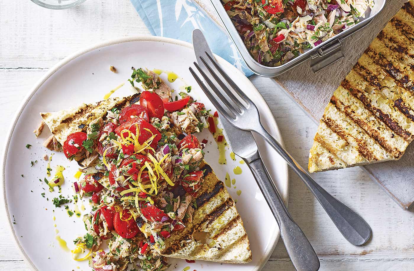 Tuna and tomato toasts