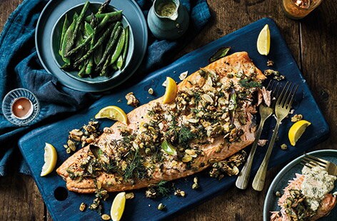 Image of "Salmon with toasted seeds and prosecco sauce"