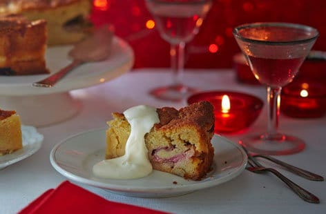 Image of "Rhubarb cake with cardamom and custard"