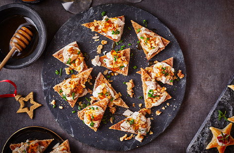 Image of "Chicken, cream cheese and walnut toasts"