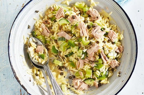 Image of "Green summer salad with tuna and orzo"