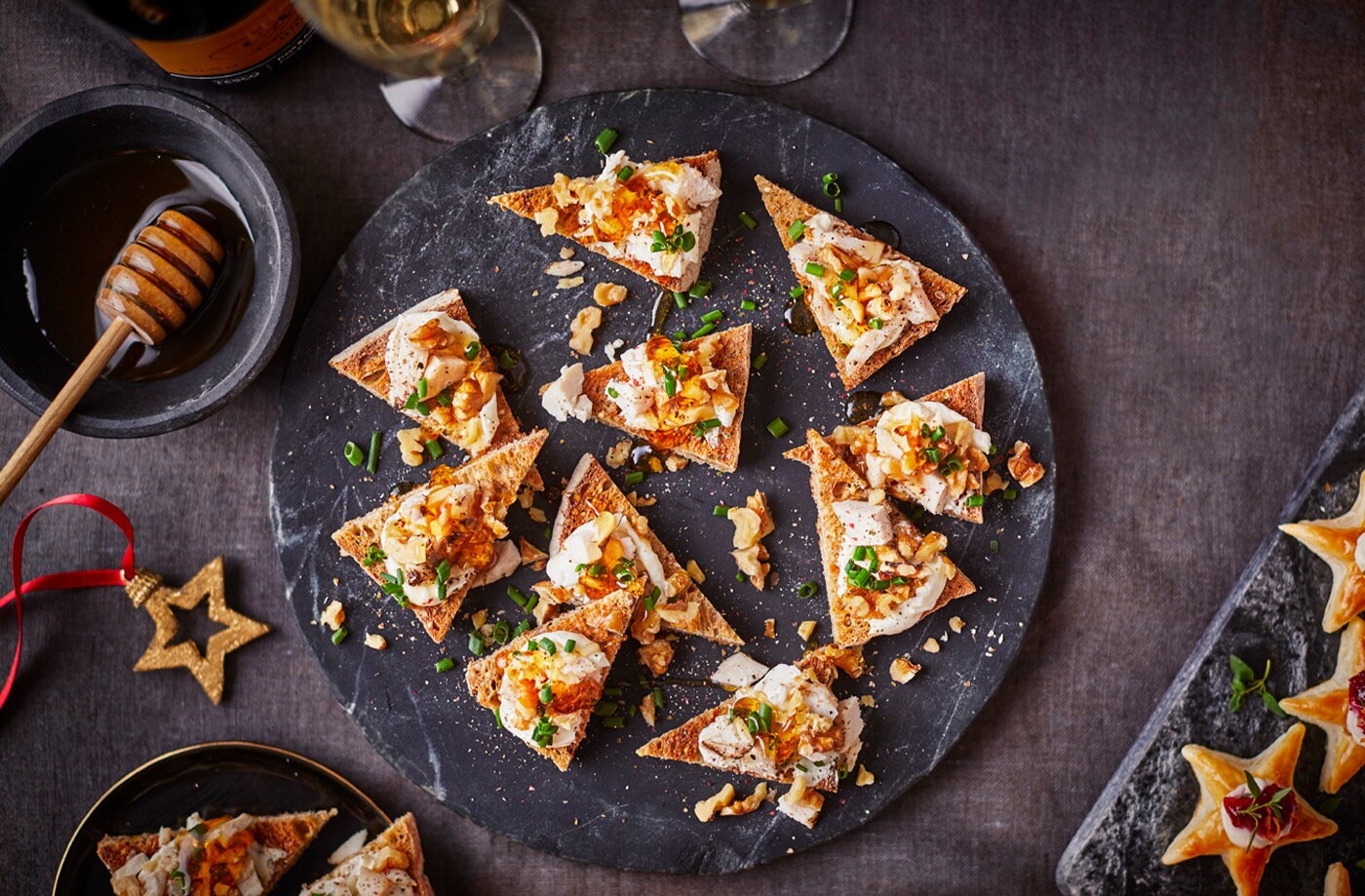 Chicken, cream cheese and walnut toasts