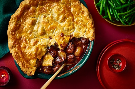 Image of "Mushroom bourguignon-style pie"