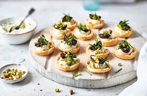Image of "Beetroot and goat's cheese cups "