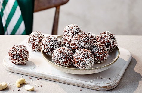 Image of "Nutty chocolate energy balls"