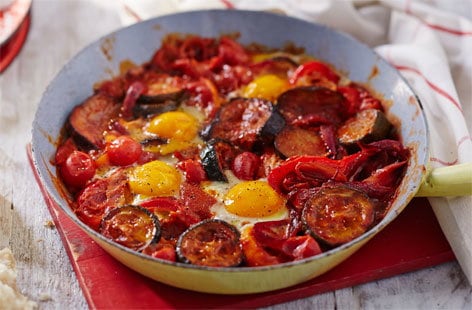 Image of "One-pan ratatouille eggs"