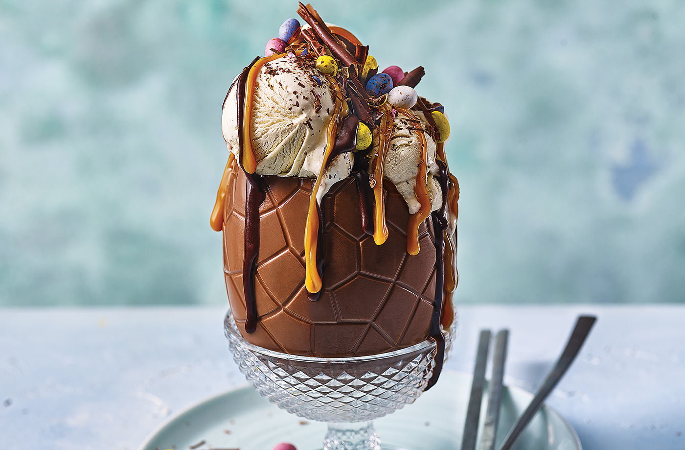 Chocolate and caramel Easter sundae