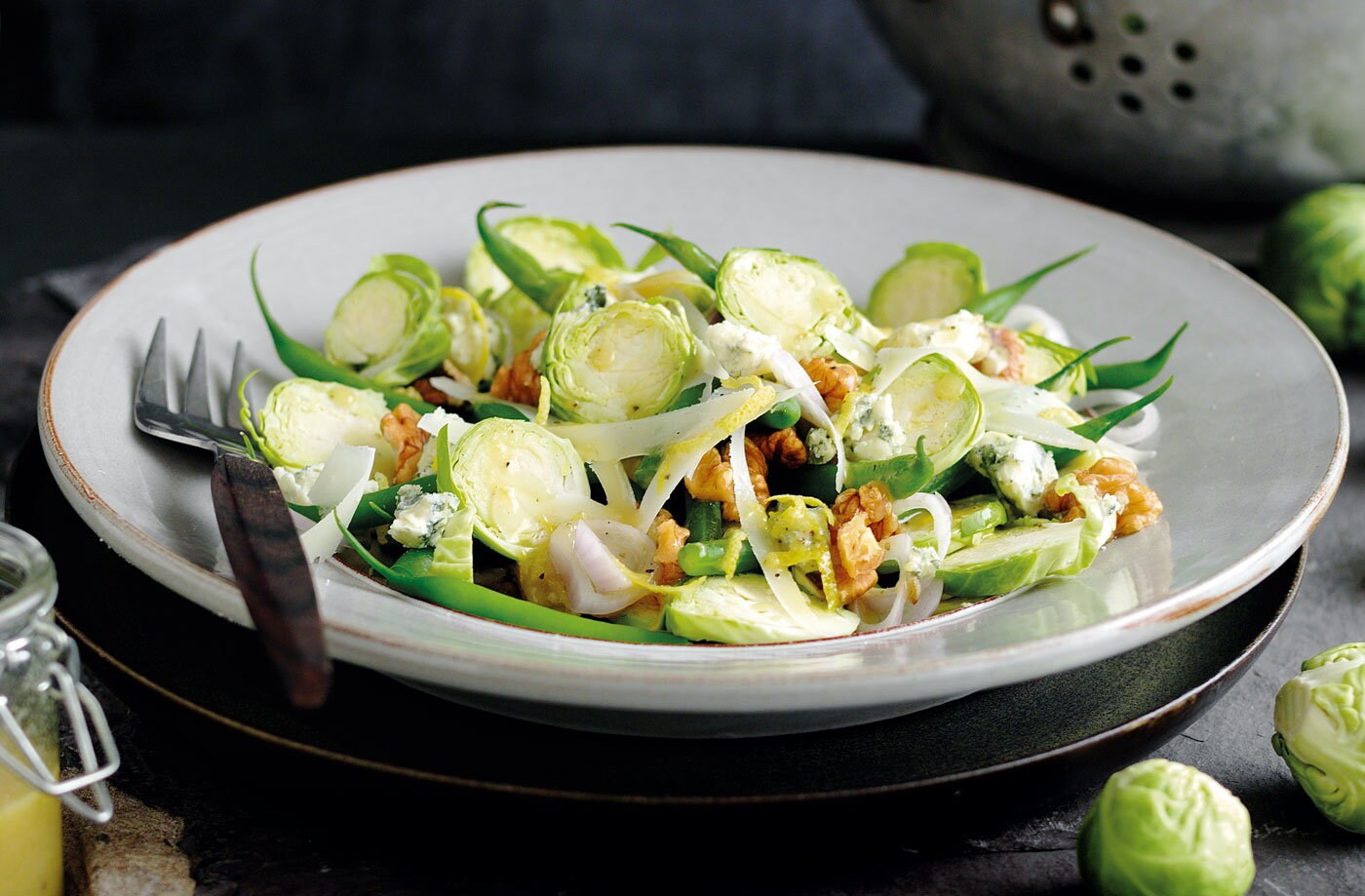 Raw sprout and walnut salad with Gorgonzola