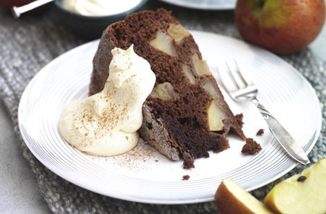Image of "Spiced dark apple cake"