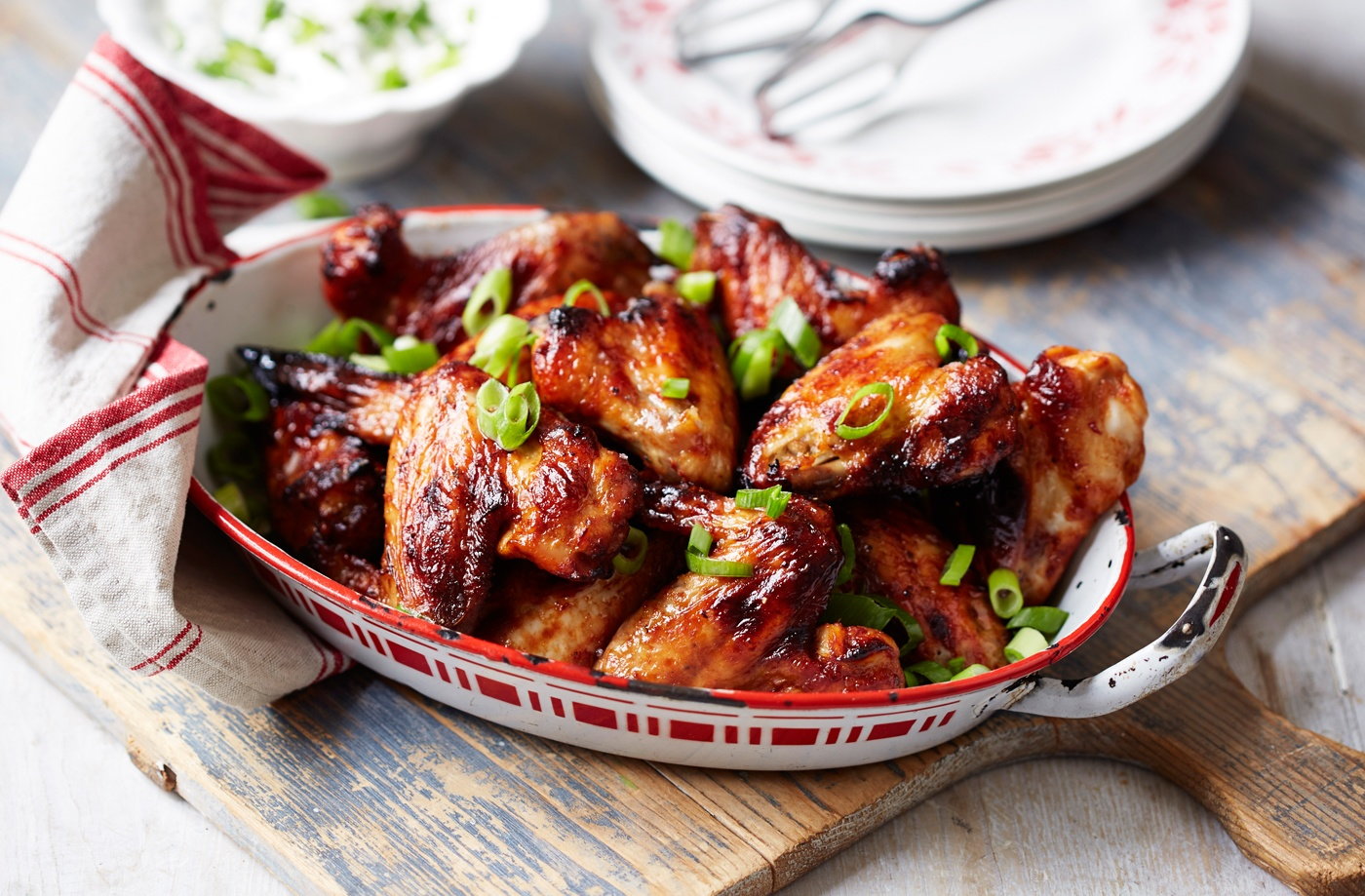 Buffalo wings with ranch-style dip