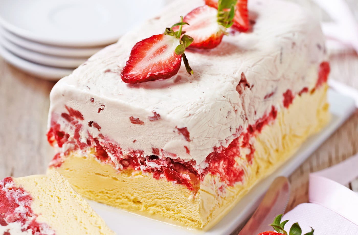 Eton mess ice cream cake