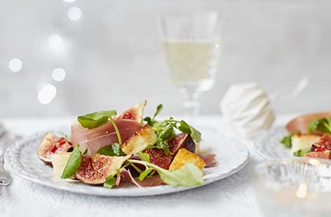 Image of "Serrano ham, halloumi and fig salad"
