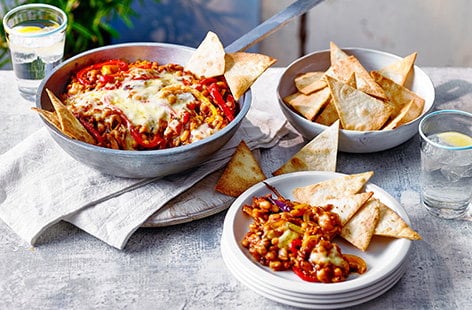 Image of "Spicy Mexican beans with tortilla nachos"