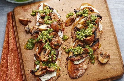 Image of "Garlic mushrooms and goat's cheese on toast"