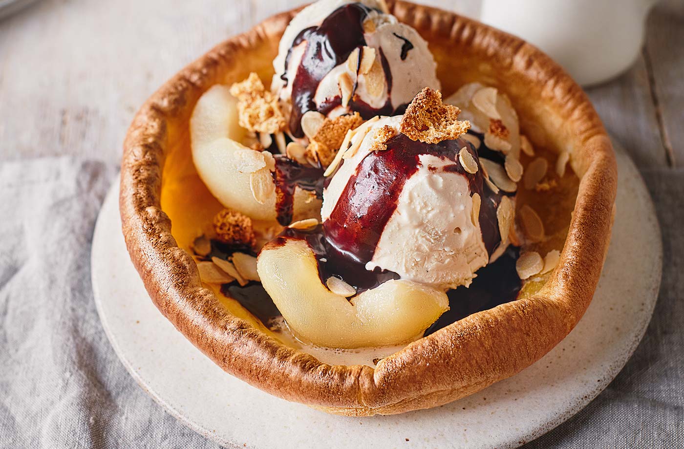 Yorkshire 'pudding' with pears and chocolate sauce