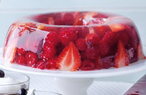Image of "Summer fruit and vanilla ring"
