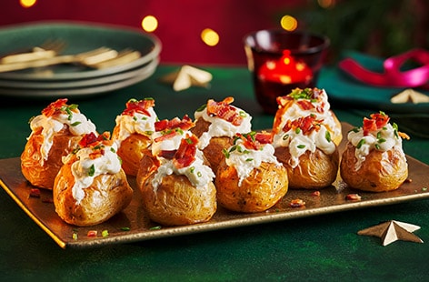 Image of "Baby jackets with cream cheese and bacon"