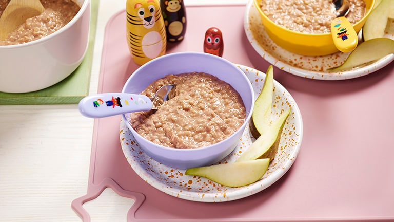 768x432_TRF_ToddlerRecipes_Cocoa and pear porridge