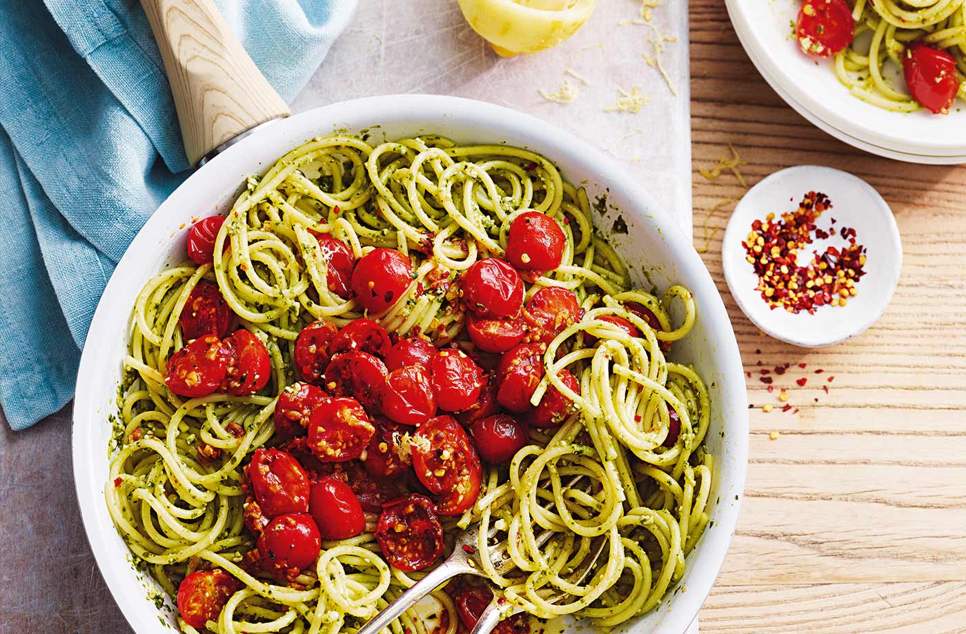 Tomato and pesto spaghetti