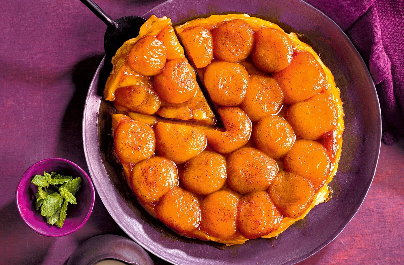 Cinnamon and apricot tarte Tatin