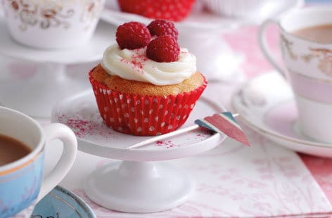 Image of "Raspberry cream cupcakes"