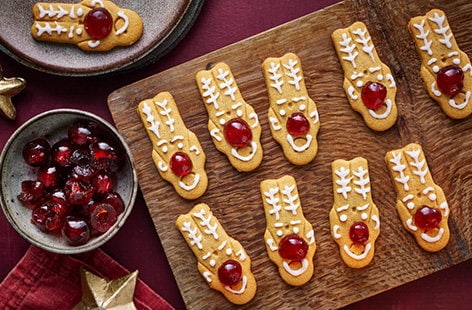Image of "3-ingredient DIY decorated reindeer biscuit"