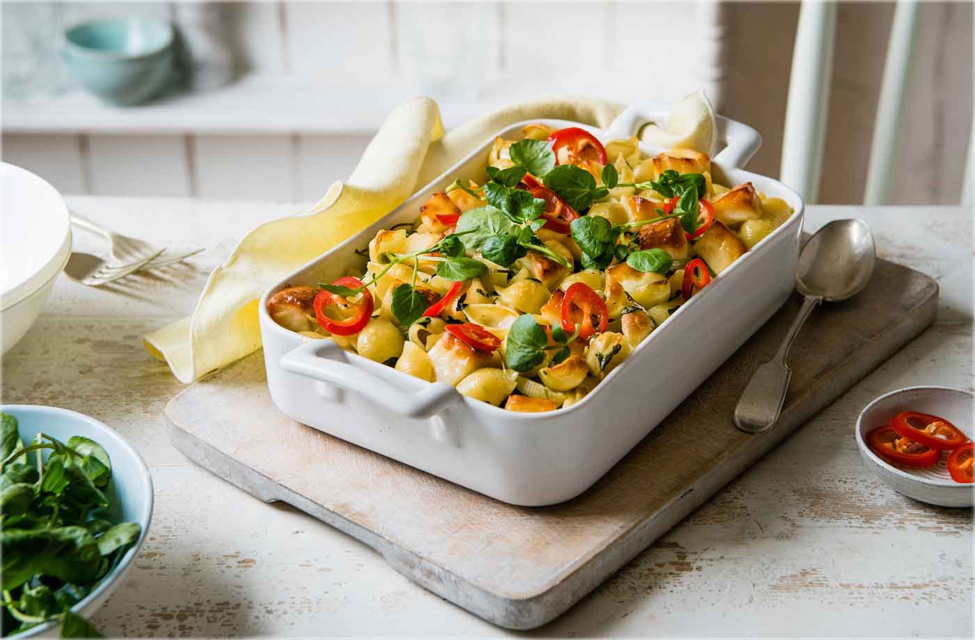 Vegetarian pasta bake with halloumi