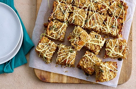 Image of "Apple and cinnamon flapjacks"