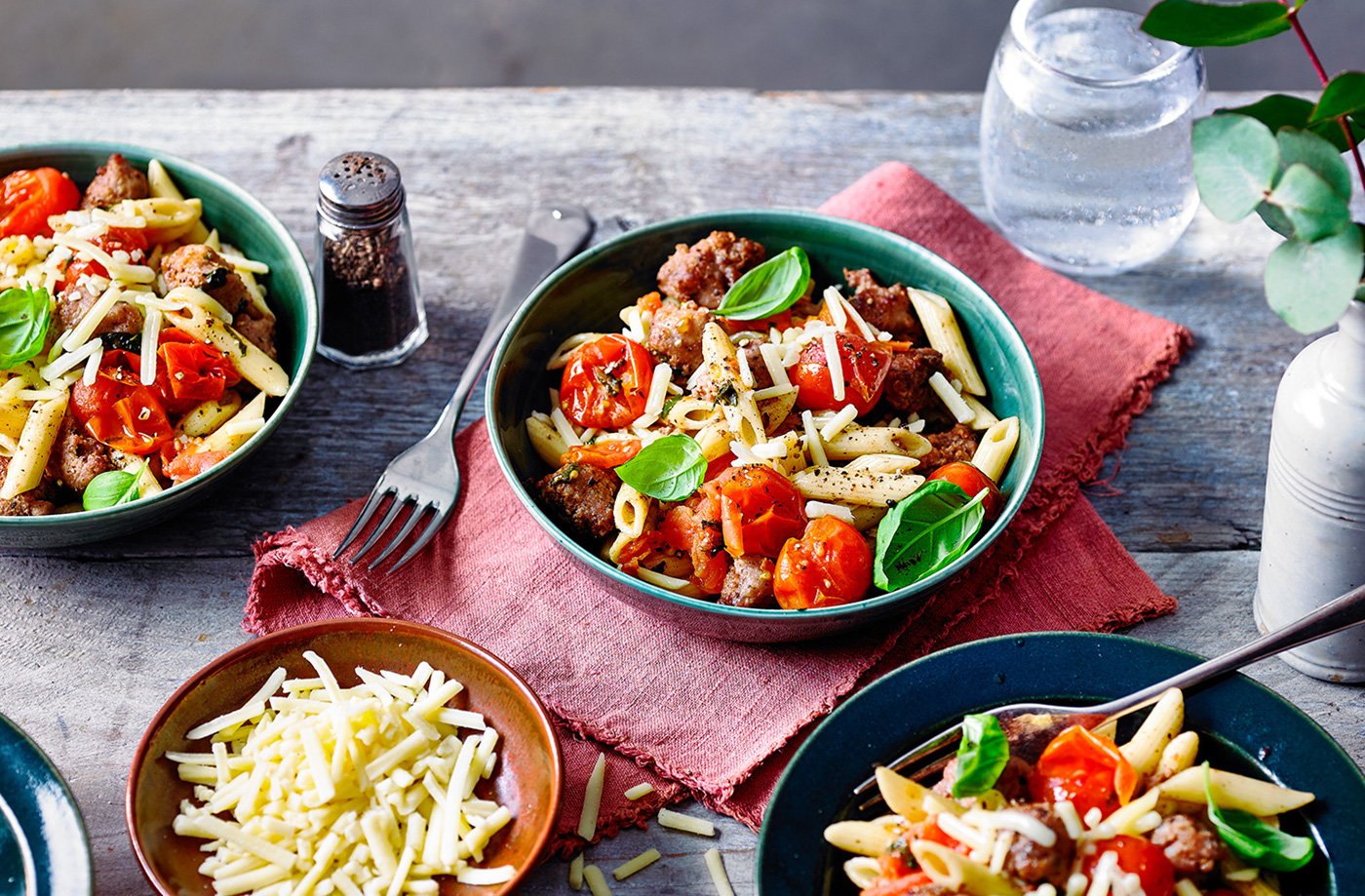 Crispy sausage and tomato pasta