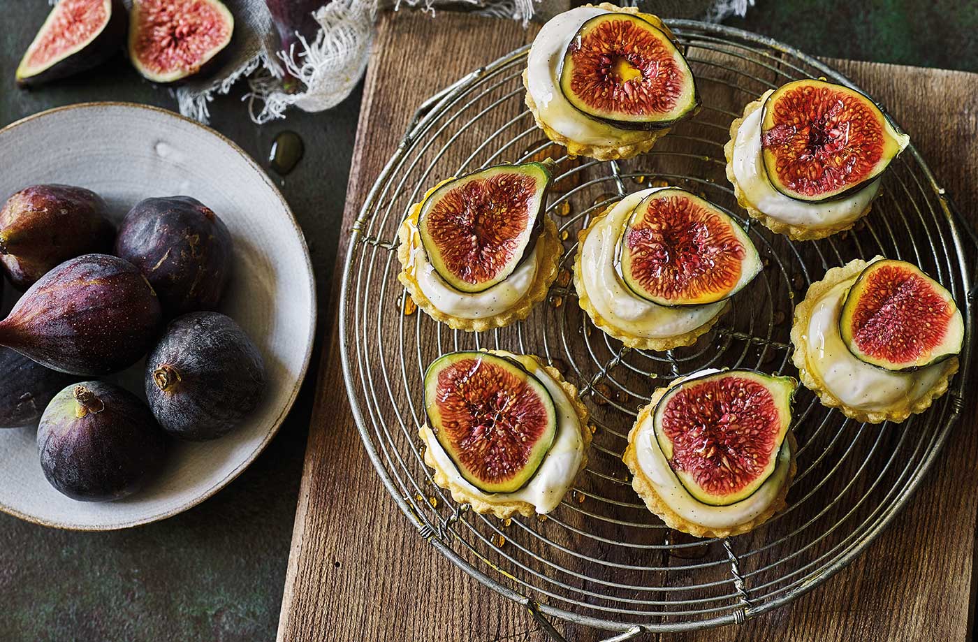 Fig, yogurt and honey tartlets