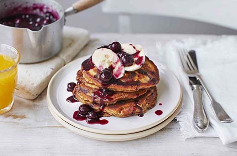 Image of "Banana, spelt and blueberry pancakes"