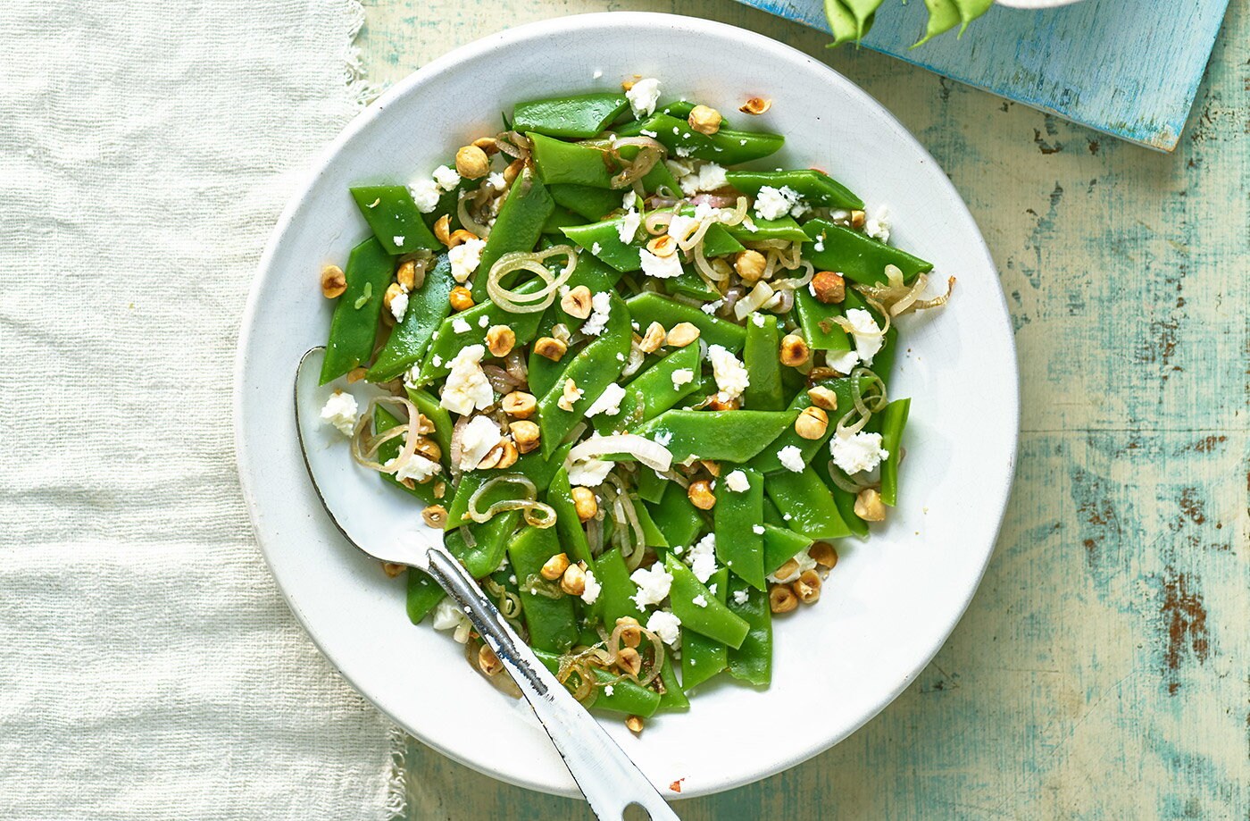Stringless beans with feta, shallots and nuts