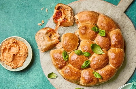 Image of "'Nduja and mozzarella dough balls"