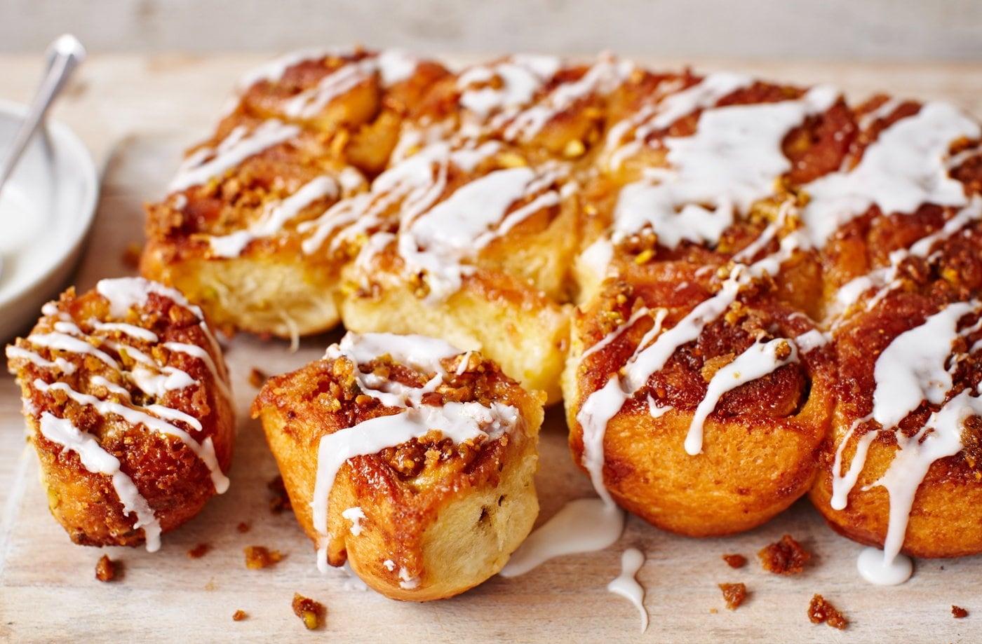Lemon and pistachio buns