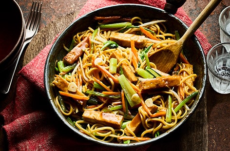 Tofu lo mein noodles