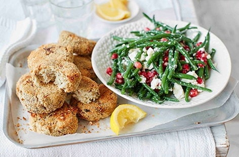 Image of "Smoked mackerel fishcakes with green bean and feta salad"
